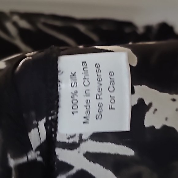 Parker black and white prong silk blouse size M - Picture 4 of 6